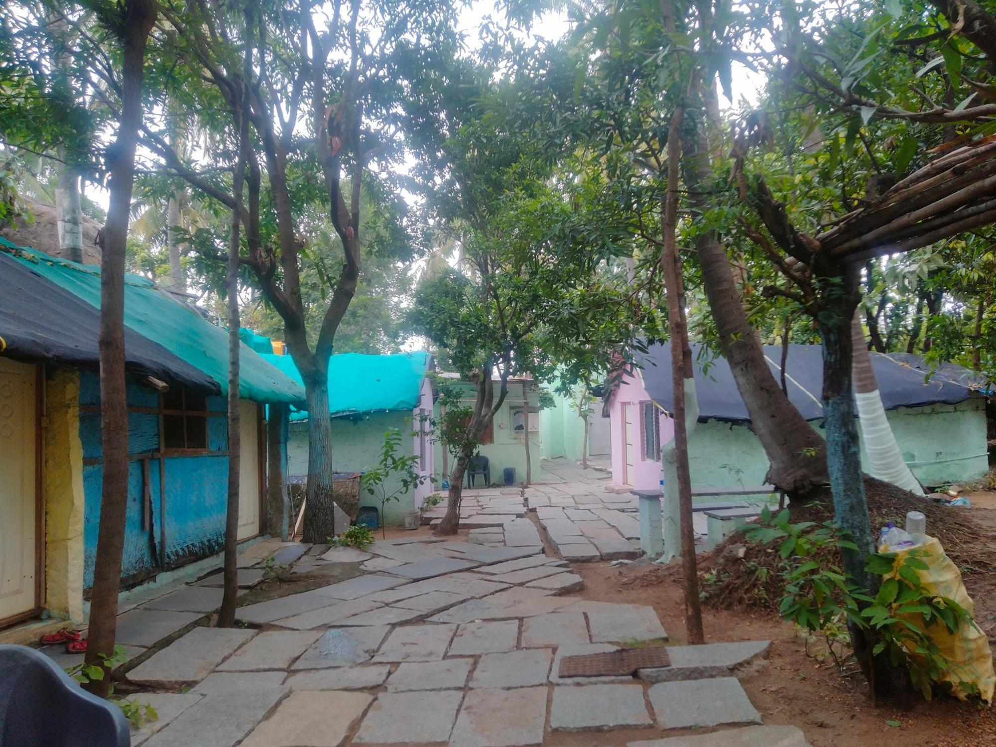 Goldengarden Cottages Hampi Exterior foto